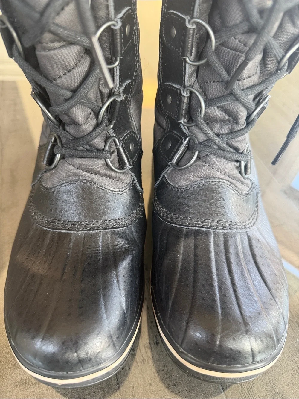 Sorel Tofino ii Black Quilted Lace-Up Faux Fur Trim Winter Boots Womens Size 9.5
